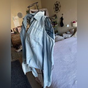 denim jacket light wash with shoulder holes cut out
